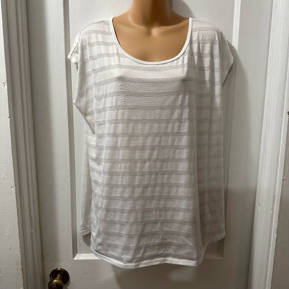 Zelos White Striped Burnout Active Short Sleeve in 1X